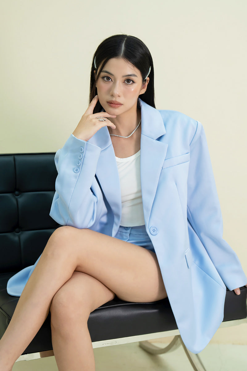 MANON SATIN BLAZER (SPINDLE BLUE)